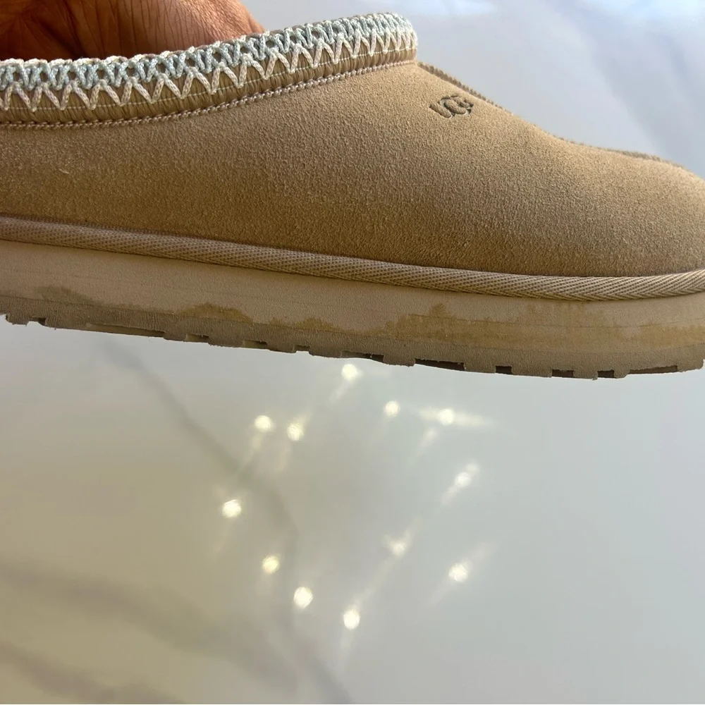 UGG Kids Slip-On Shearling Lined Slippers in Chestnut/Tan kids 6 women’s 7